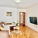 Daire With Private Parking , *