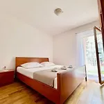 With Private Parking , Makarska