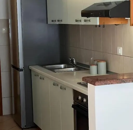 Daire With Private Parking , Makarska