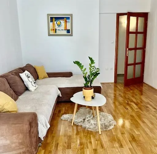 With Private Parking , Daire Makarska