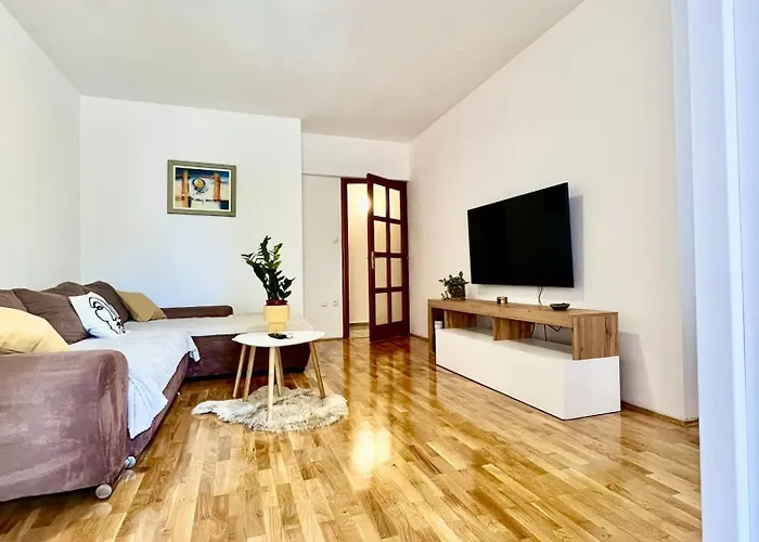 With Private Parking , Daire