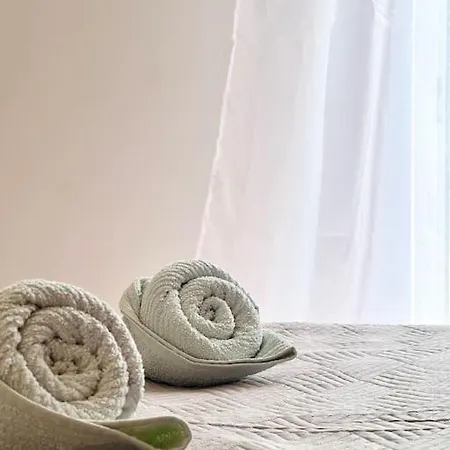 With Private Parking , Apartamento *