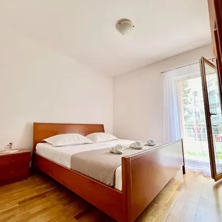 With Private Parking , Makarska