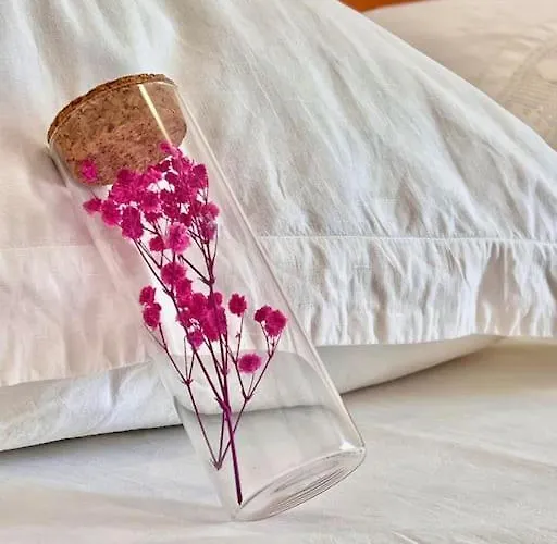 With Private Parking , Lägenhet