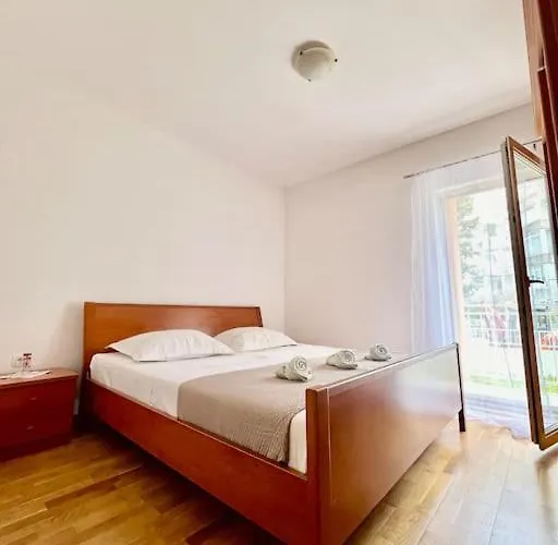 With Private Parking , Makarska